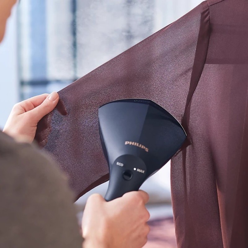 Elden Taksitle PHILIPS BUHARLI DÜZLEŞTİRİCİ ÜTÜ GC 810 20