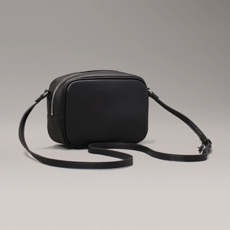 Elden Taksitle CALVIN CLEIN SİYAH KADIN ÇANTA SS25 CAMERA K60K610275BDS