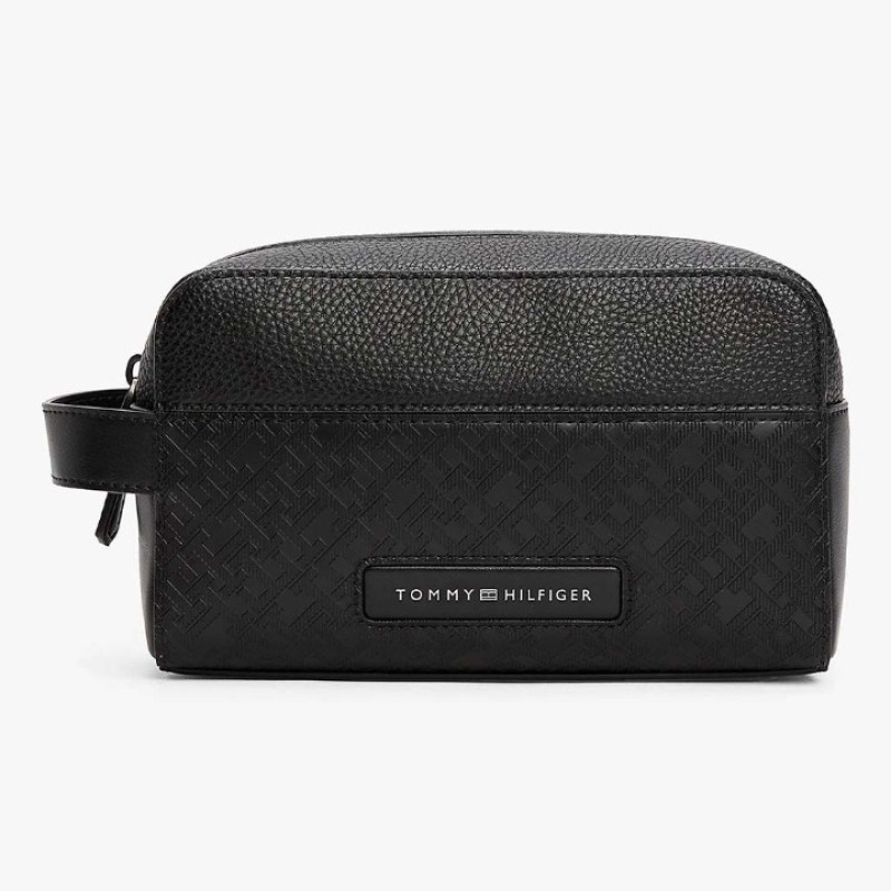 Elden Taksitle TOMMY HILFIGER SİYAH ERKEK ÇANTA SS25 TH MONOGRAM WASHBAG AM0AM13255BDS