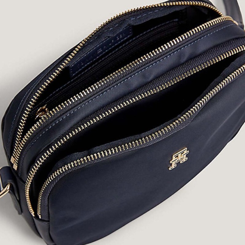 Elden Taksitle TOMMY HILFIGER MAVİ KADIN ÇANTA SS25 POPPY TH CROSSOVER AW0AW15638DW6