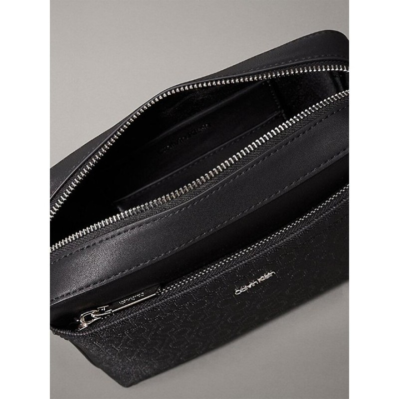 Elden Taksitle CALVIN CLEIN SİYAH KADIN ÇANTA SS25 CK MUST CONV CAMERA MONO K60K613021BEH