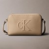 CALVIN CLEIN BEJ KADIN ÇANTA SS25 SCULPTED EW CAMERA LV04K3036GPBF