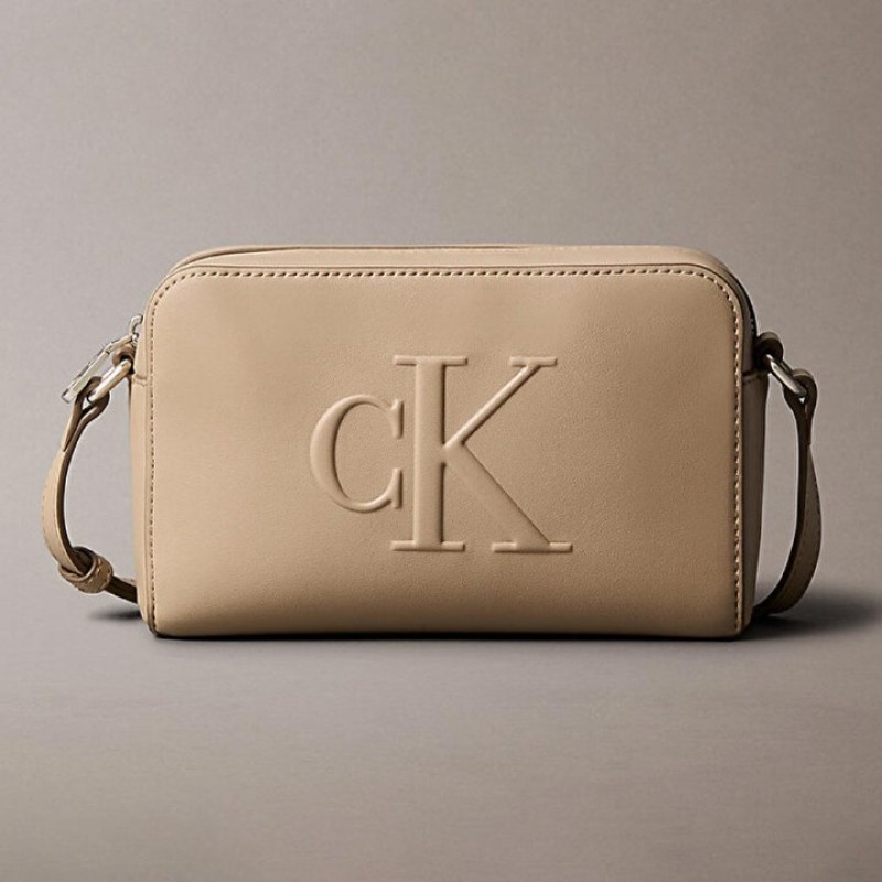 CALVIN CLEIN BEJ KADIN ÇANTA SS25 SCULPTED EW CAMERA LV04K3036GPBF