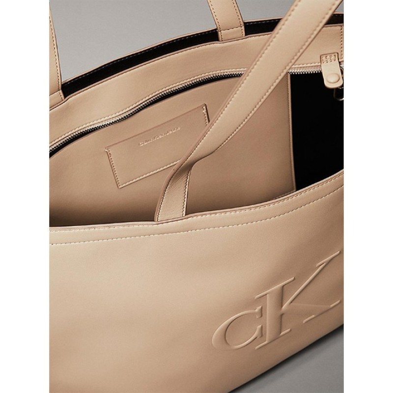 CALVIN CLEIN BEJ KADIN ÇANTA SS25 SCULPTED SLIM TOTE LV04K3070GPBF