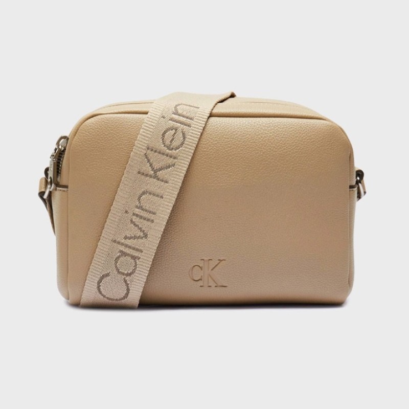 CALVIN CLEIN BEJ KADIN ÇANTA SS25 ULTRALIGHT EW DBLE ZIP CAMERA LV04K3124GPBF